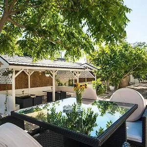 2* Hotel Effect Saint Mina